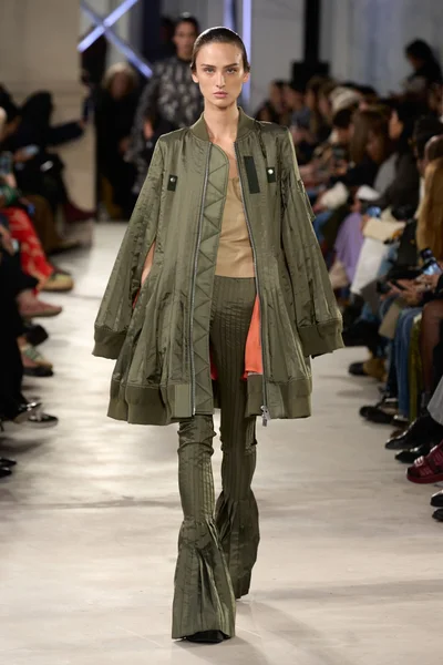 Look 14